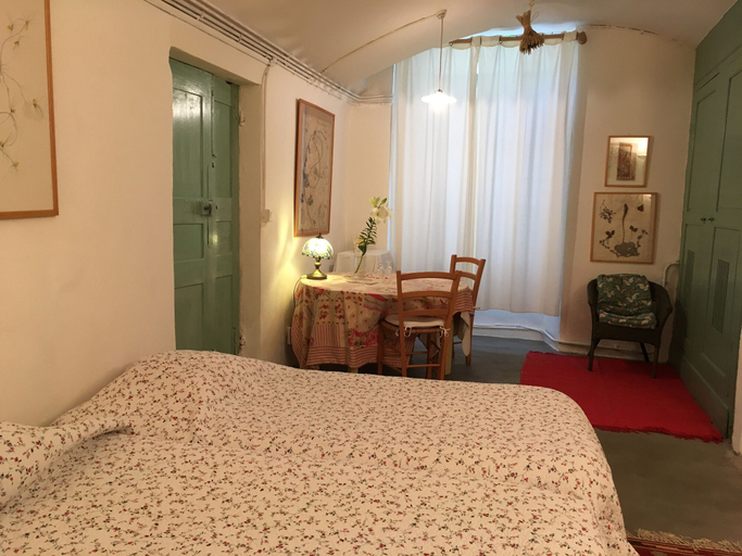 Bedroom 4, Les Asphodeles, Gard