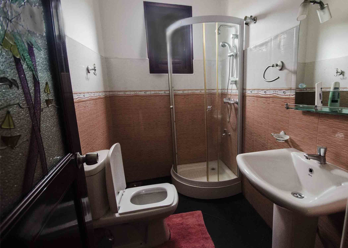 Bathroom 3, Ayansa Villa, Homagama