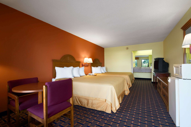 Bedroom 3, Days Inn by Wyndham Richburg, Chester