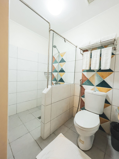 Bathroom 5, Hotel Sentro Legazpi, Legazpi City