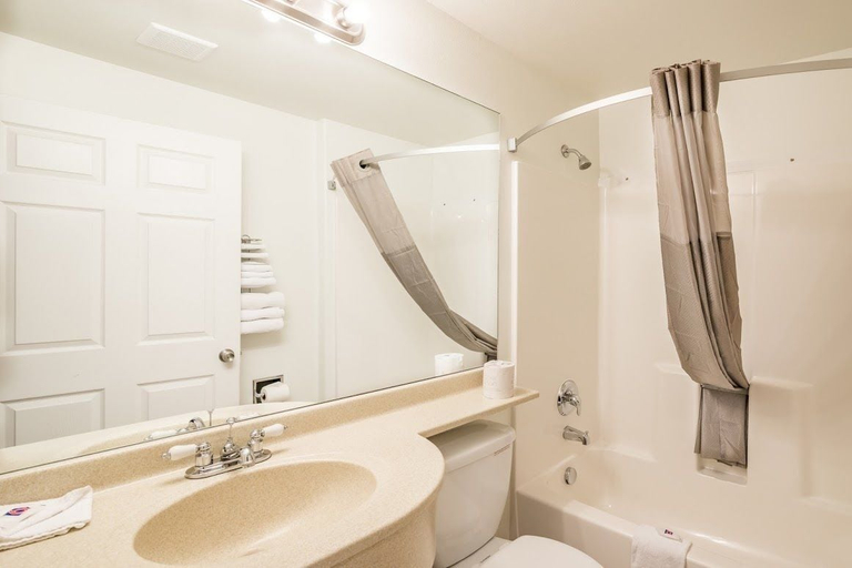 Bathroom 4, Motel 6 Idaho Falls, ID - Snake River, Bonneville