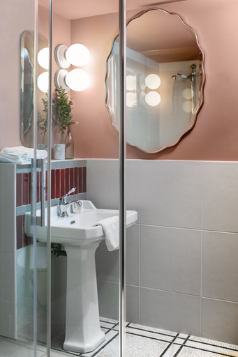 Bathroom 4, La Planque Hôtel, Paris