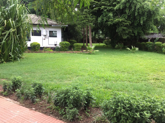 Others 4, Divine Guest House, Livingstone