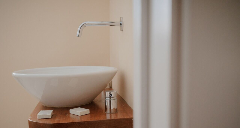 Bathroom, Sulle onde della collina, Salerno