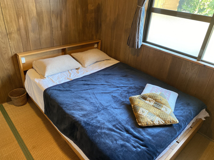 Bedroom 2, Hotel Hibiscus - Hostel, Miyakojima