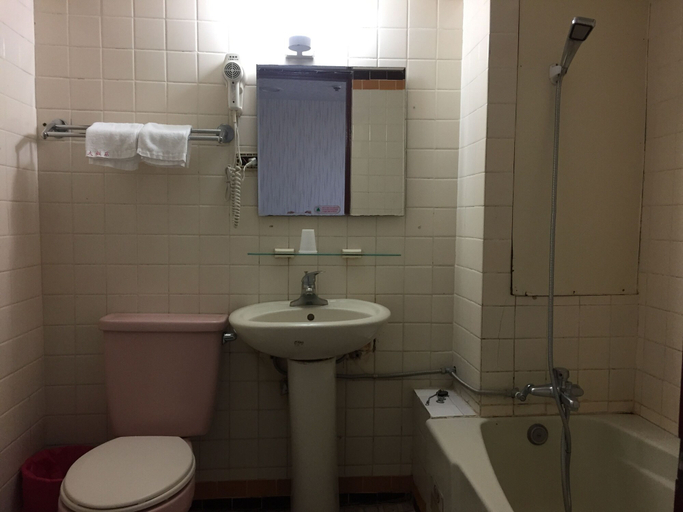 Bathroom 4, King Lo Tung Hotel, Yilan