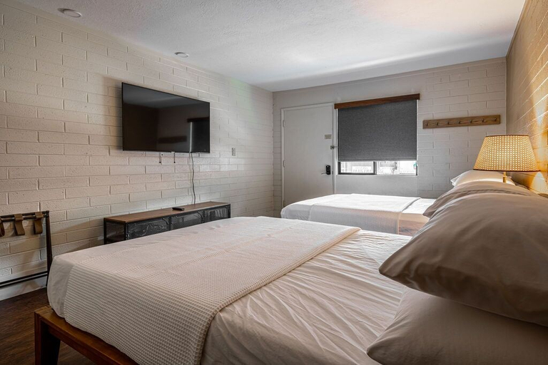 Bedroom 2, The Star Motel, Coconino