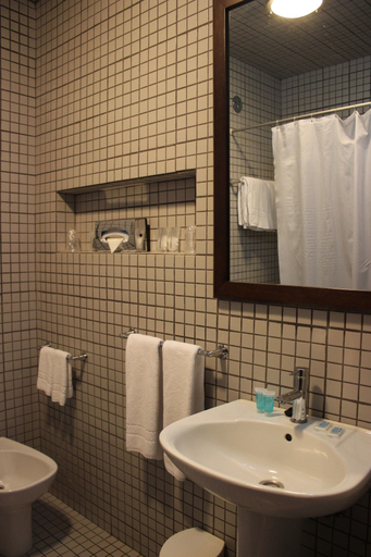 Bathroom 4, Hotel AS Lisboa, Lisbon