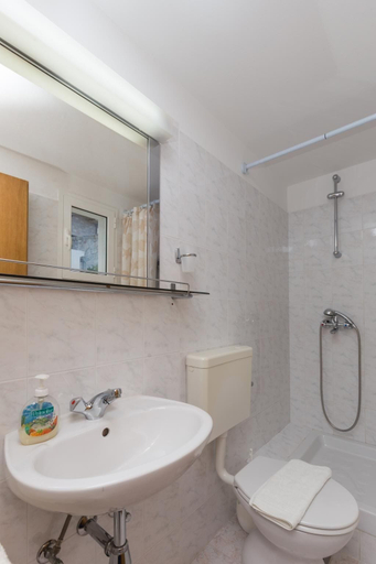 Bathroom 4, Apartments Miskovic, Pojezerje