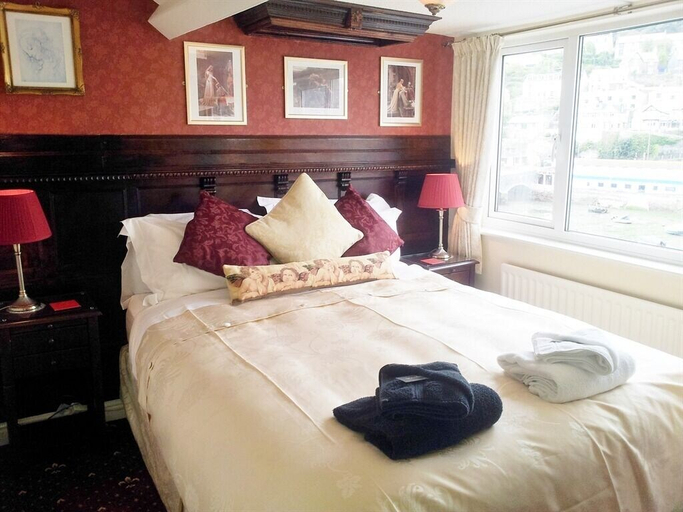 Bedroom 4, Dolphin Guest House, Cornwall