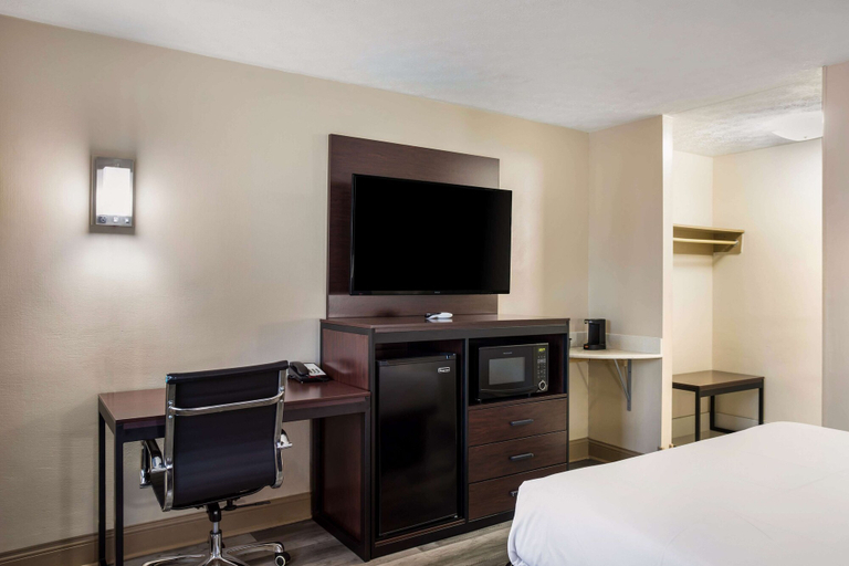 Bedroom 3, SureStay Hotel by Best Western Bardstown General Nelson, Nelson