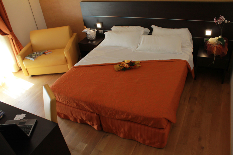 Bedroom 3, Hotel Rioverde, Torino