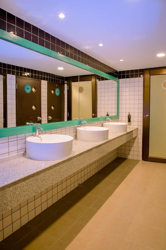 Bathroom, Sanctuary Hotel Yangon, Yangon