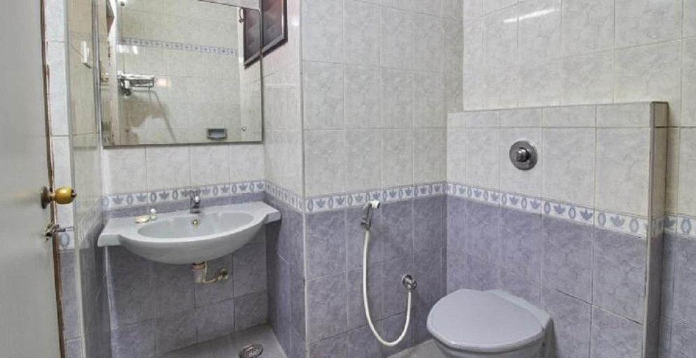 Bathroom 4, Legends Inn, Coimbatore