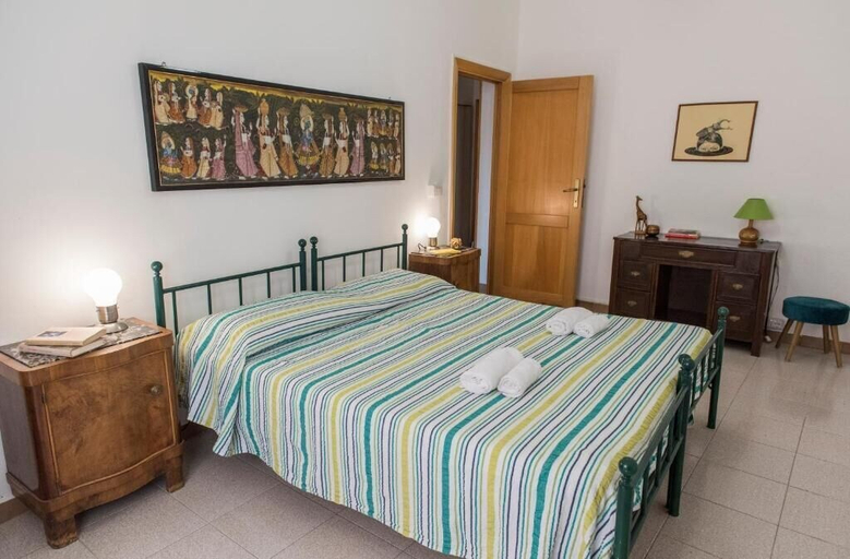 Bedroom 3, B.I.C. (bnb in centro), Sassari