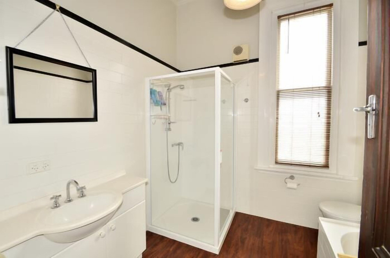 Bathroom, Dunedin Lodge, Dunedin