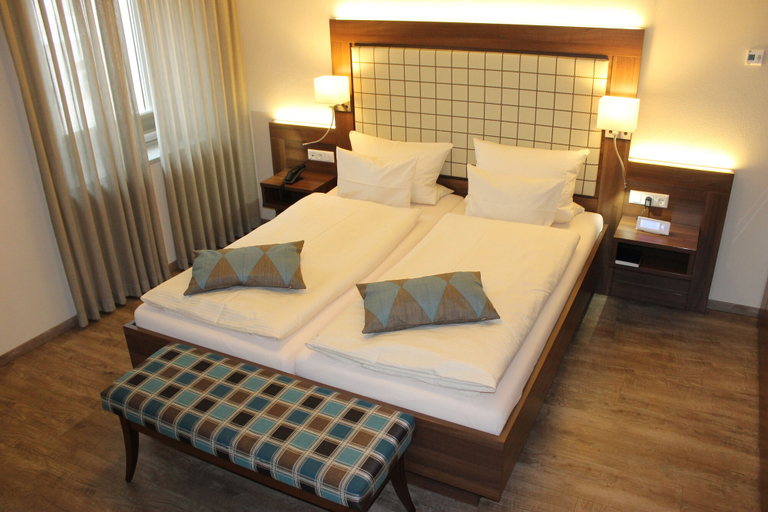 Bedroom 3, Hotel Number One, Neustadt an der Waldnaab