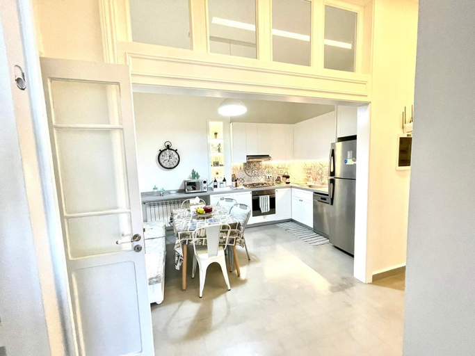 Others 4, Broummana House, El Metn