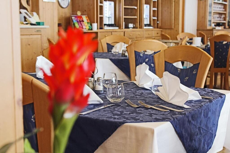 Food & Drinks 5, Hotel Everest, Trento