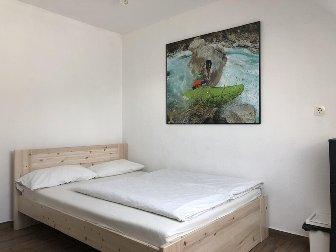 Bedroom 2, Hostel Soca Rocks, Bovec