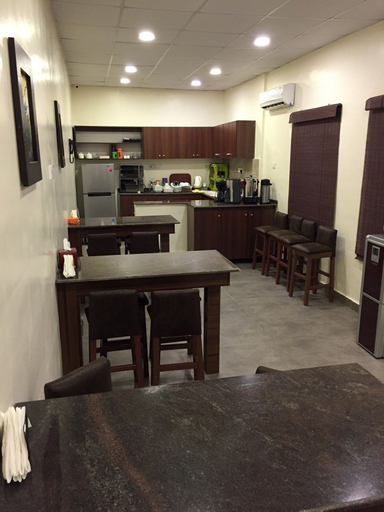 Food & Drinks, Sinclair Guest House, AbujaMun