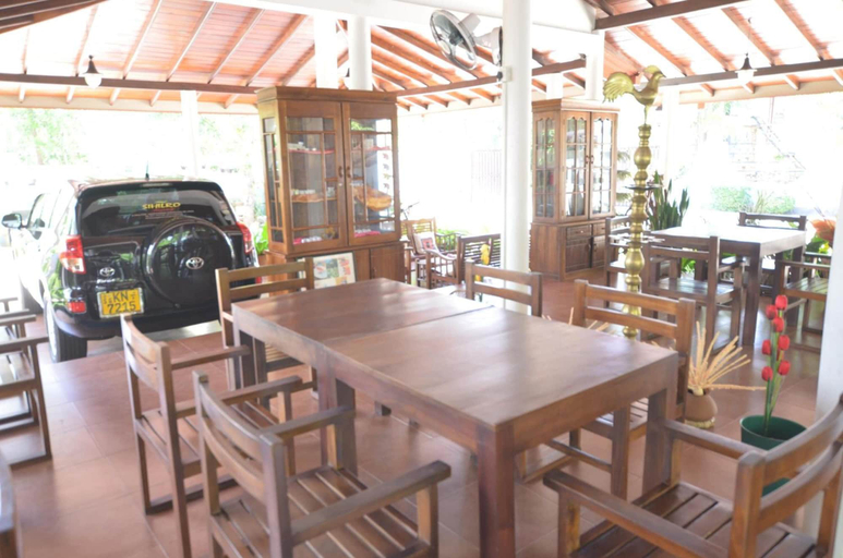Food & Drinks 4, Sihilro Regency, Sevanagala