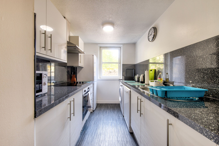 Others 4, Charming Grassmarket Apartment with Castle View, Edinburgh