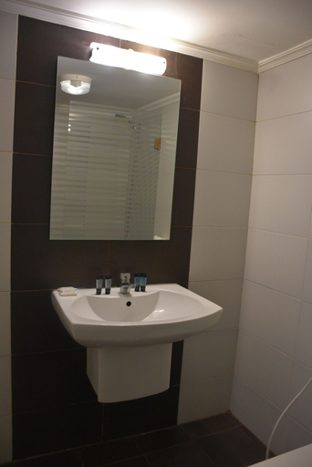 Bathroom 5, Le Marly Hotel Beirut, Beirut