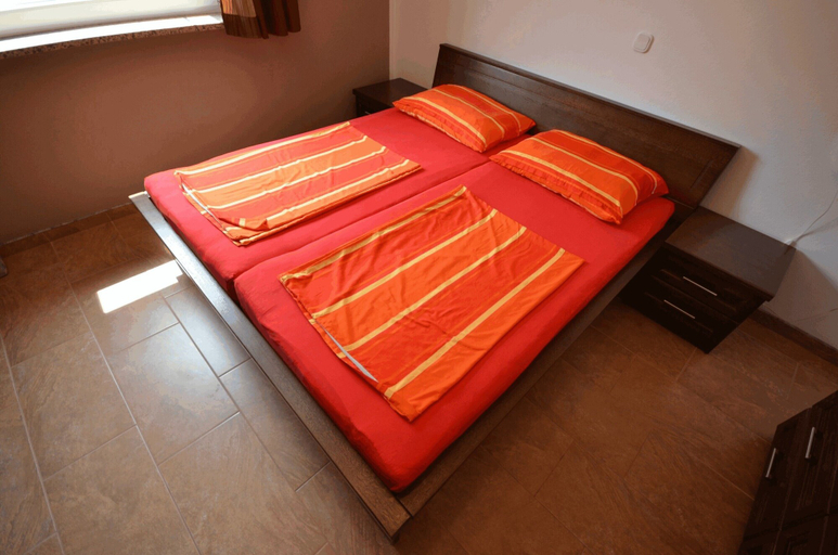 Bedroom 2, Apartments Komljen, Vir