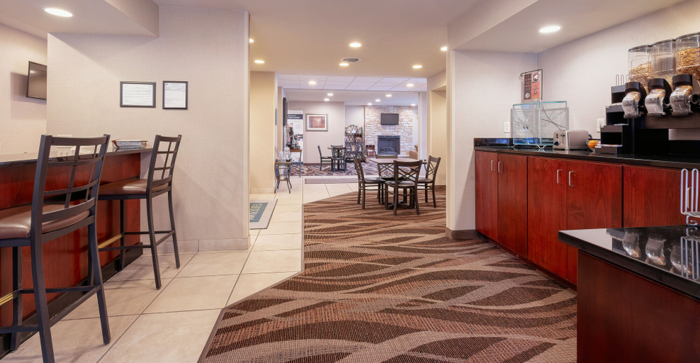 Food & Drinks 5, Cobblestone Inn & Suites - Durand, Pepin