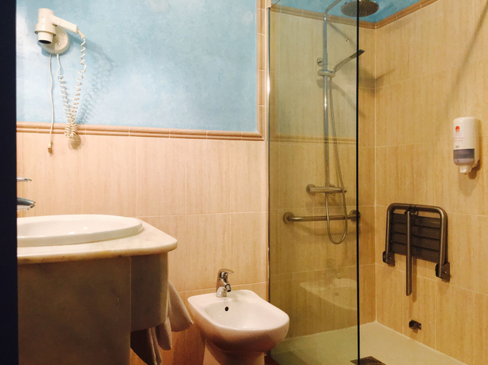 Bathroom 4, Crisol Chiclana, Cádiz