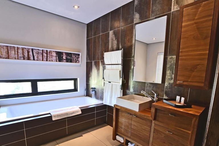 Bathroom 4, The Tredenham Boutique Hotel, Mangaung