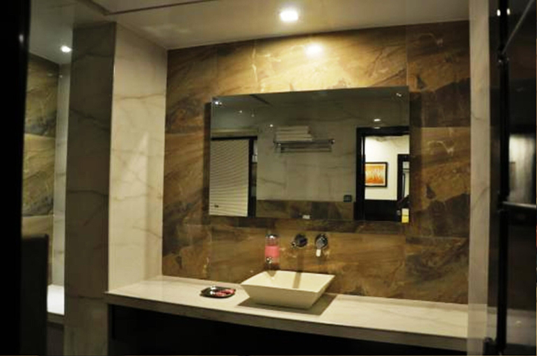 Bathroom, Hotel Vijan Palace Jabalpur, Jabalpur