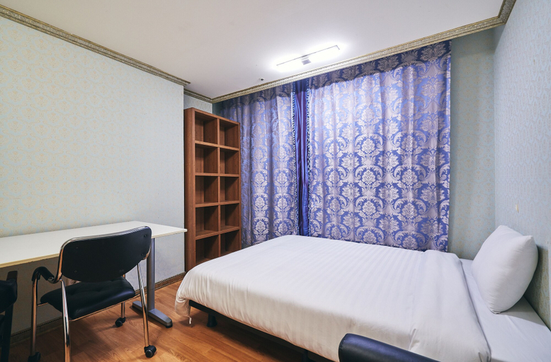 Bedroom 2, Gangnam Metro Platinum, Gangnam