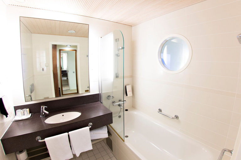 Bathroom 5, Original Sokos Hotel Alexandra, Central Finland