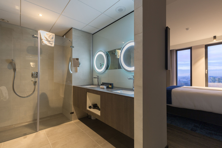 Bathroom 5, Postillion Hotel Amsterdam, Amsterdam