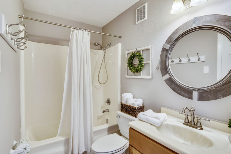 Bathroom, Islander East 113-beachfront Sailaway, Galveston