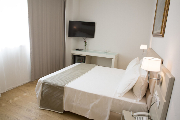 Bedroom 4, Boutique Hotel Enia, Prato