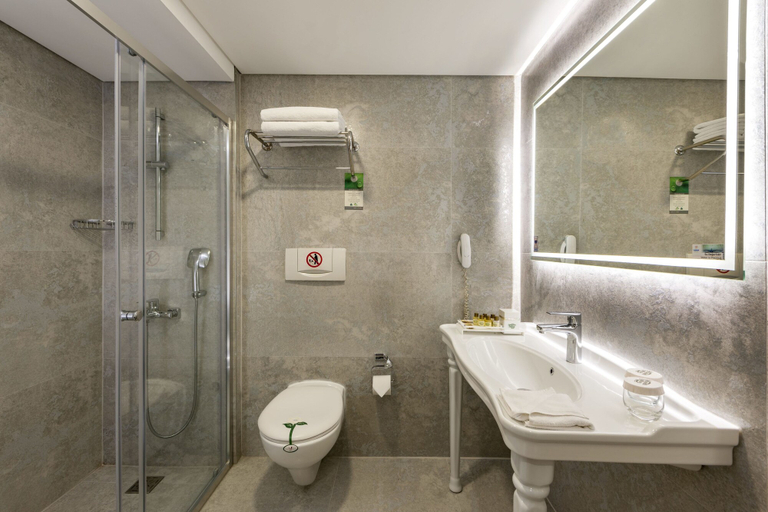 Bathroom 5, Hotel Yasmak Sultan, Fatih