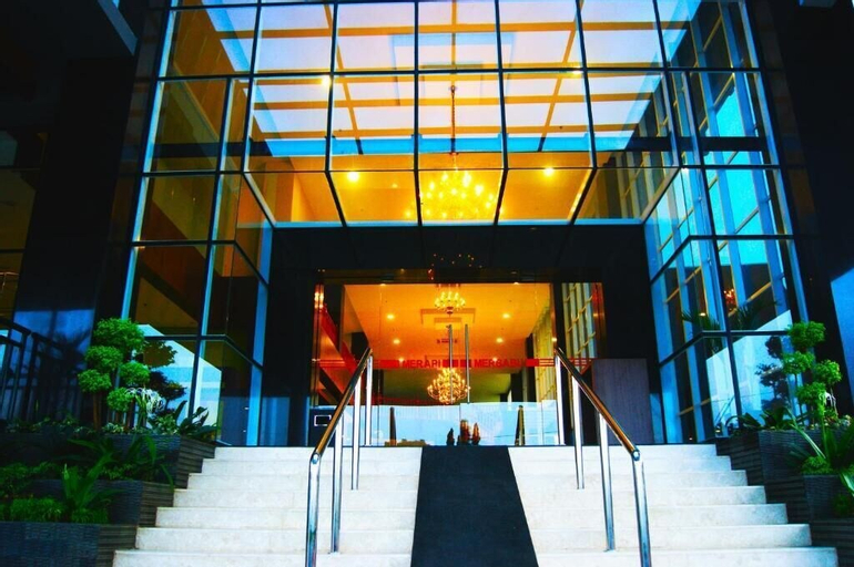 Exterior & Views 23