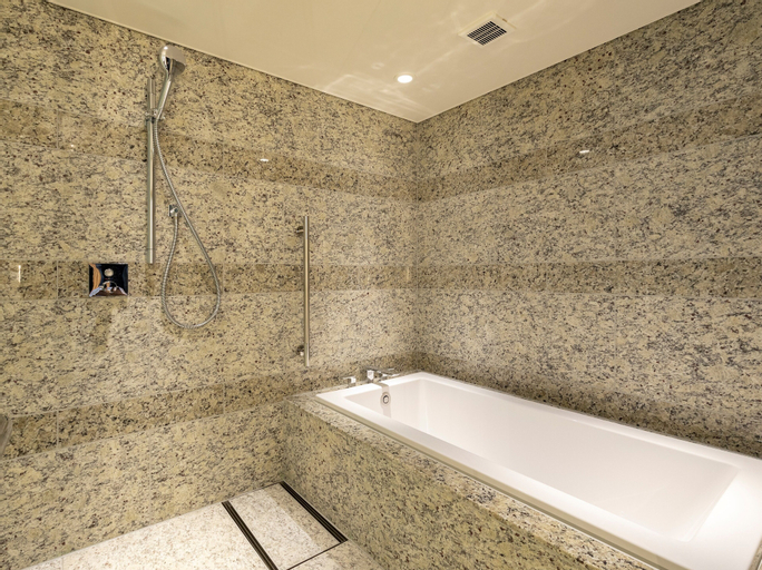 Bathroom 14