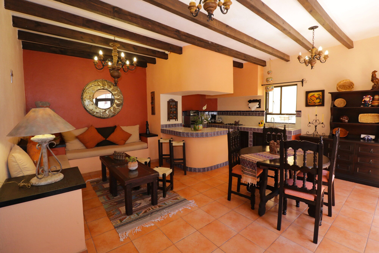Food & Drinks 5, Casa Mia Suites, Allende