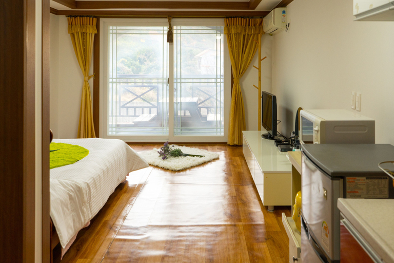 Bedroom 2, Oedo Palace Pension, Geoje