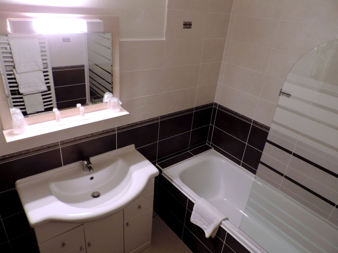 Bathroom 4, The Originals City, Hôtel La Siesta, Ardèche