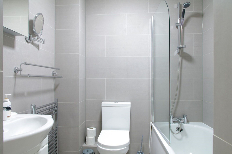 Bathroom, The London Agent Hyde Park King Bed, London