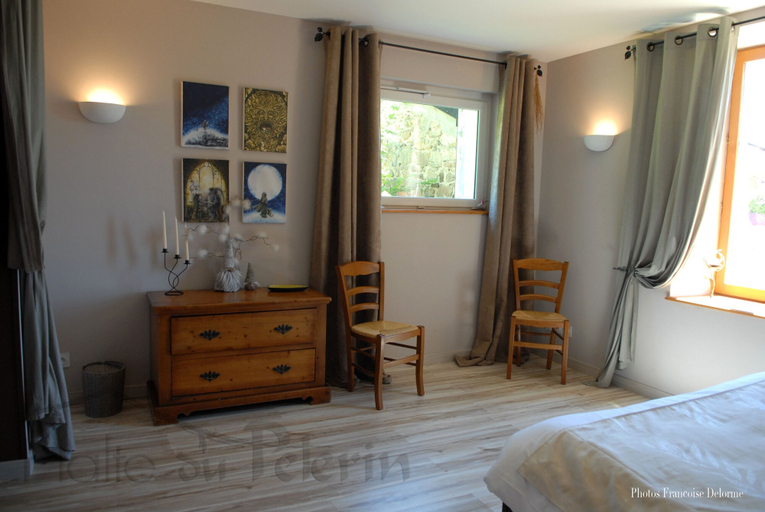 Bedroom 4, La Halte du Pelerin Chambres d'hôtes, Loire