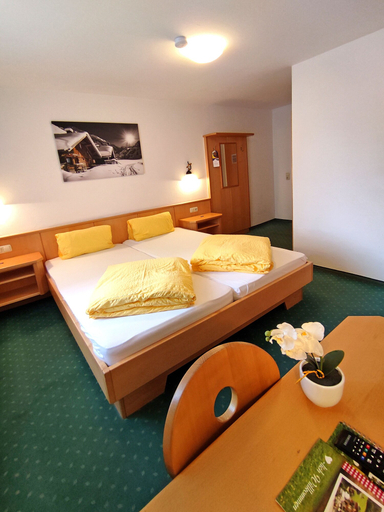 Bedroom 3, Hotel Wasserfall, Zell am See