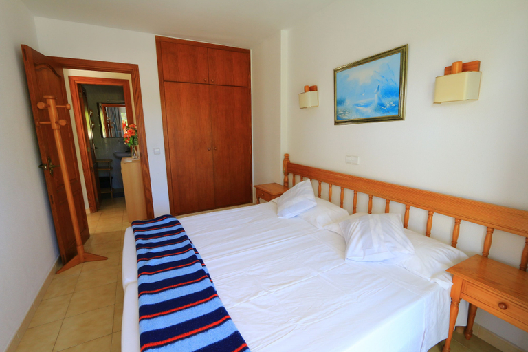 Bedroom 2, Atalaya Bosque Apartamentos, Baleares