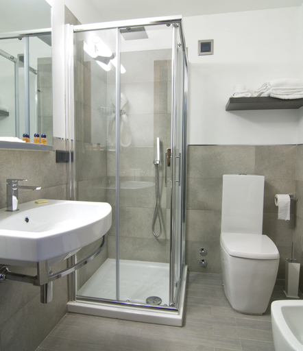 Bathroom 4, Hotel Europa, Varese