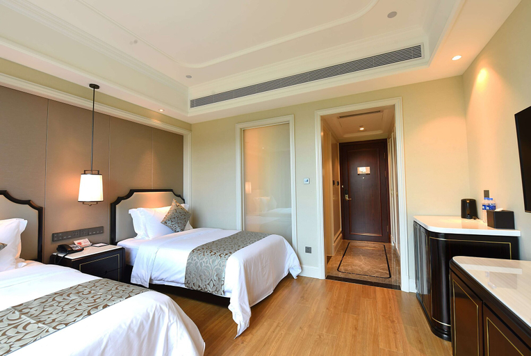 Bedroom 2, Ramada Plaza by Wyndham Wenzhou, Wenzhou
